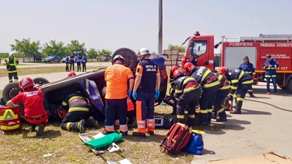 Impact devastator pe un drum din Argeș: 8 răniți, una dintre victime este inconștientă
