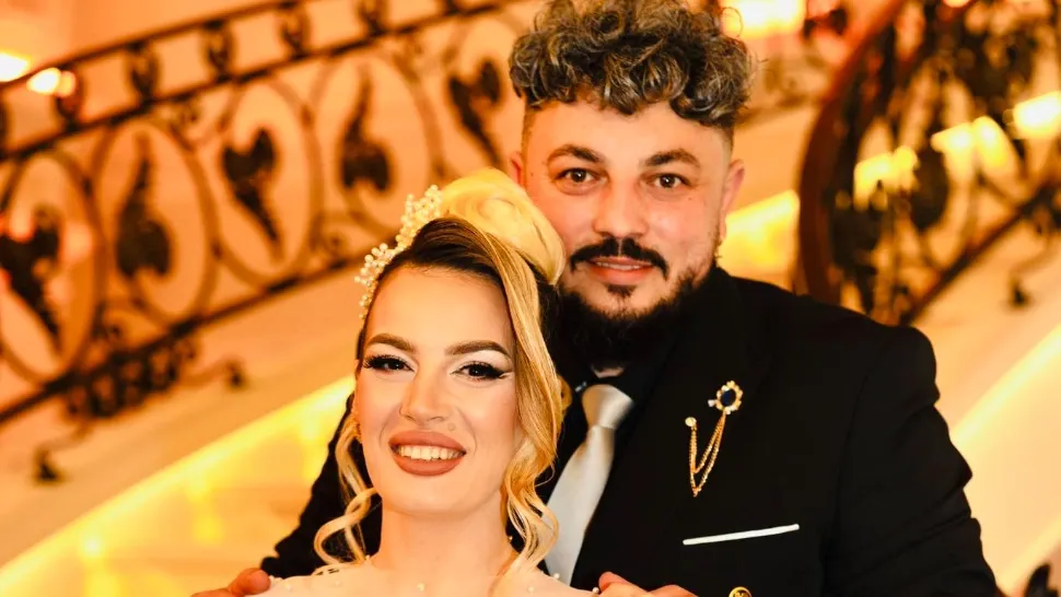 O celebră cântăreață de muzică populară a fost prinsă la furat în mall. Complice îi este chiar soțul ei