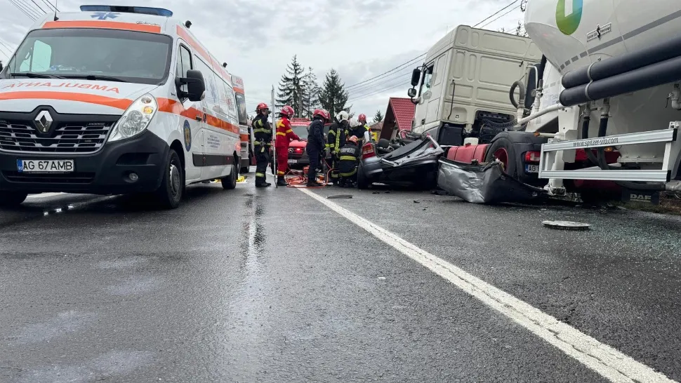 Trei oameni au murit într-un accident de circulație produs de DN7, în zona localității Bascov - FOTO