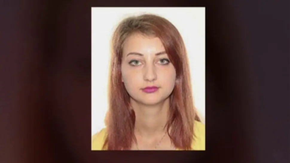 Mama bebelușului mort pentru că nu a fost pus în scaun auto, dată în urmărire după ce a primit 4 ani de închisoare. Femeia practica prostituția, iar partenerul îi găsea clienți