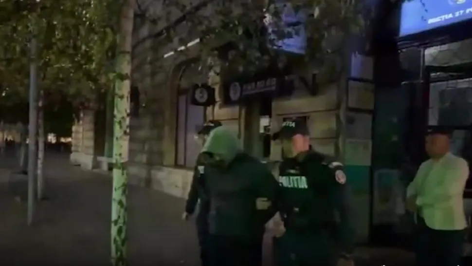 Agenții de pază care au bătut crunt mai mulți tineri, reținuți