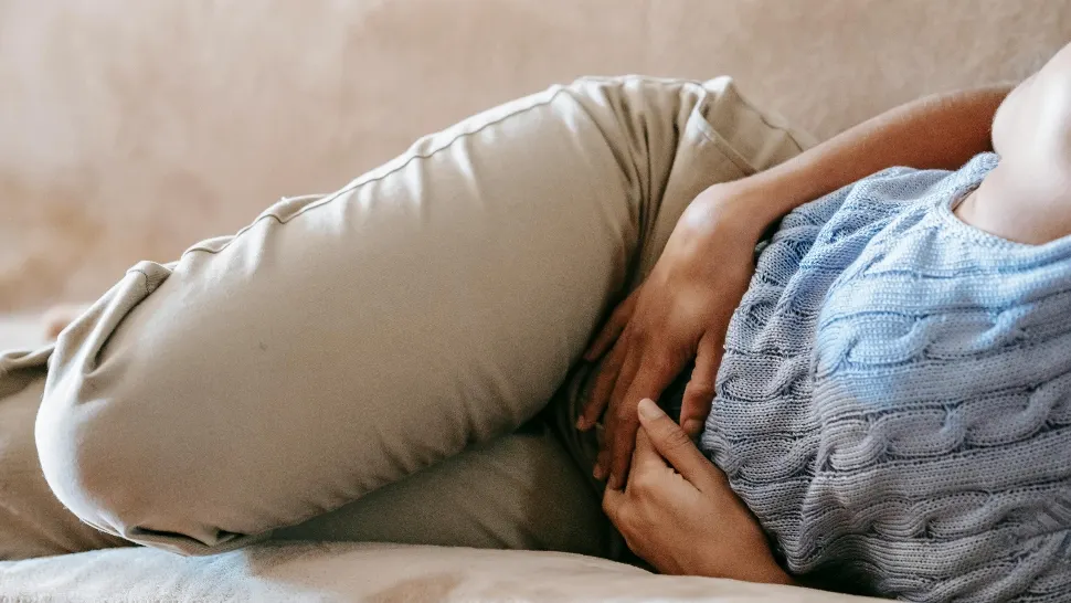 Femeile au șanse mai mari de supraviețuire în caz de cancer decât bărbații, însă prezintă un alt risc. Ce susțin cercetătorii?