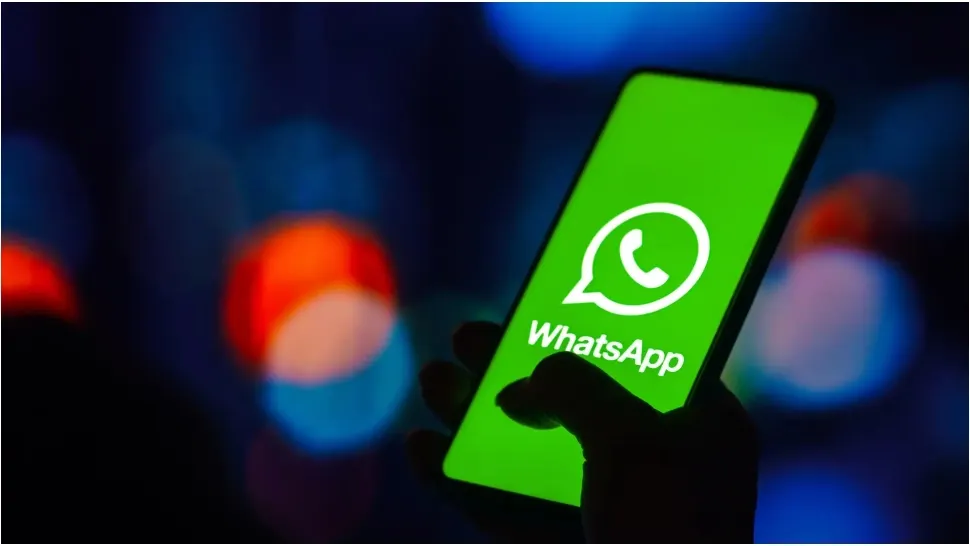 O nouă metodă de fraudă face ravagii în România. Fotografiile mai multor persoane, folosite pe WhatsApp