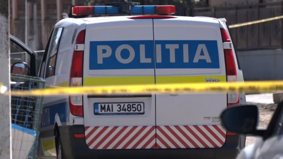 Tragedie la Sovata: o fetiță de 7 ani a murit strivită de un dulap, în propria casă, în timp ce se afla în grija fratelui