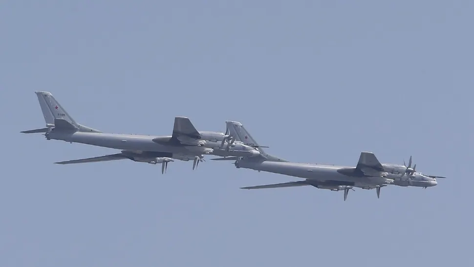 Avioane americane, trimise să intercepteze aparate rusești, inclusiv bombardiere, în largul coastelor Alaskăi. Ce spune cunoscutul jurnalist american Mario Nawfal?