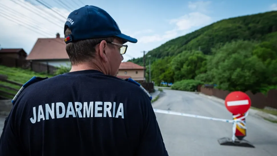 Accident suspect: Duba jandarmilor care l-au escortat pe spionul moldovean, spulberată de un TIR în Timiș