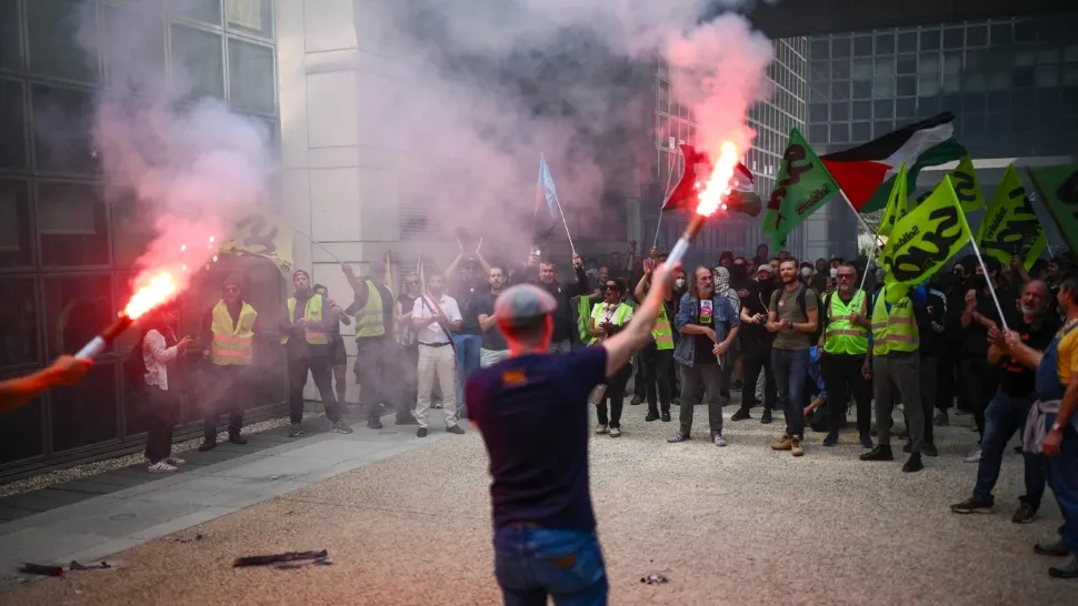Proteste Franța. Aproape un milion de oameni au ieșit în stradă. Premierul anunță consultări - FOTO/VIDEO