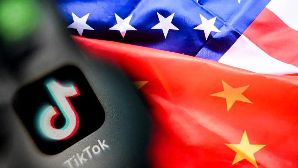 Trump a semnat ordinul prin care aprobă funcționarea TikTok în Statele Unite, dar sub control american. Tranzacția, evaluată la 14 miliarde de dolari