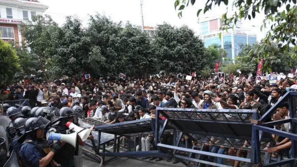 Dezastru în Nepal: 19 morți și peste 100 de răniți la protestele împotriva interzicerii rețelelor sociale