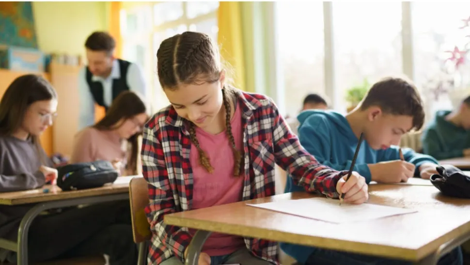 Şcolile impun limite privind timpul petrecut în faţa ecranului în sala de clasă. Unde se va aplica această măsură