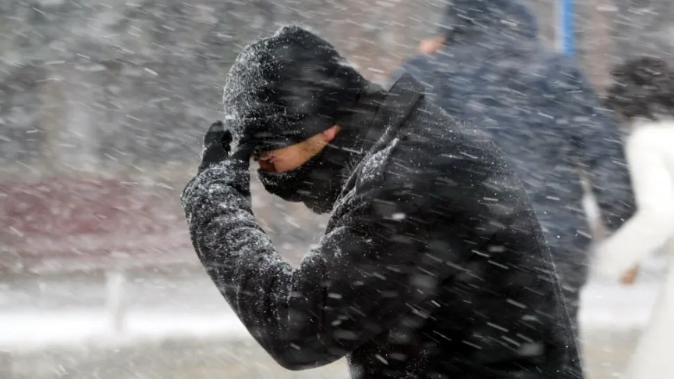 Prima ninsoare din București ar putea veni mai devreme decât credem. Meteorologii anunță când se vor vedea primii fulgi