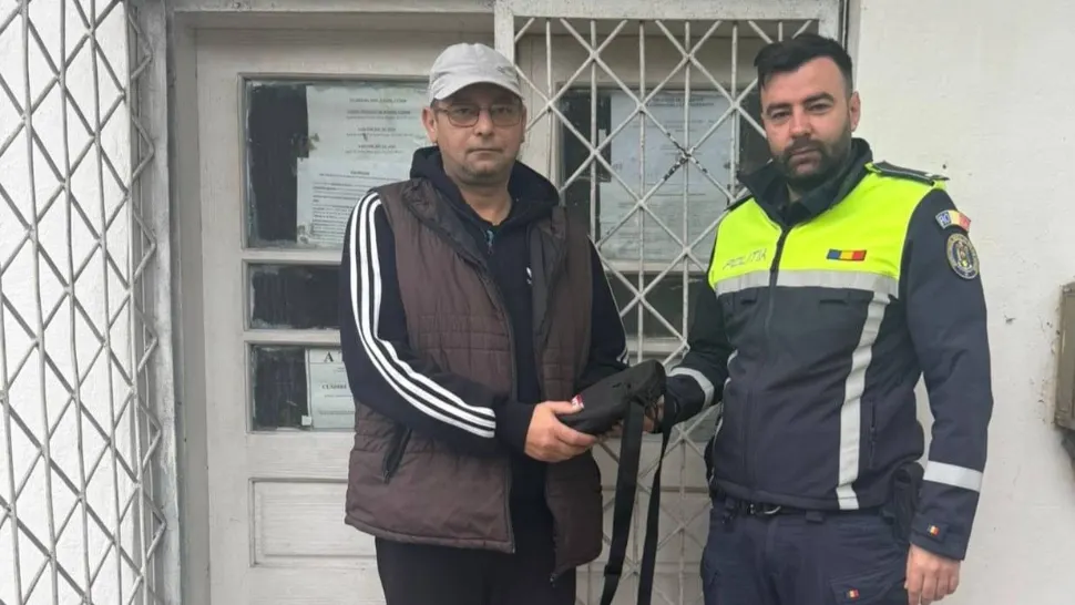 Gest de omenie în Mehedinți: un bărbat a găsit o geantă cu 2.000 de euro și a dus-o la poliție