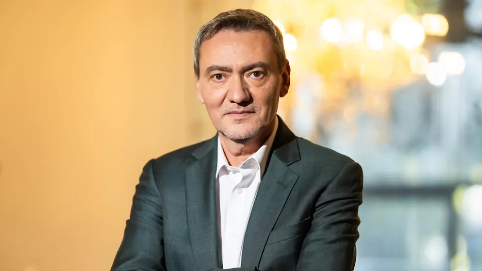Aurelian Săndulescu: Țara curentului scump și a premierului de provincie 