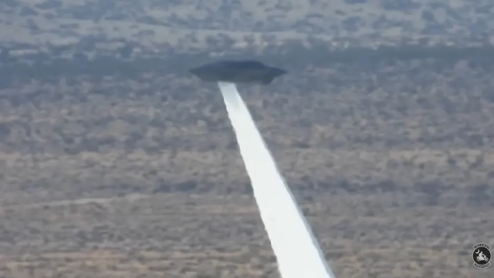 Filmări secrete dezvăluie un misterios „obiect zburător” testat într-o bază americană ascunsă