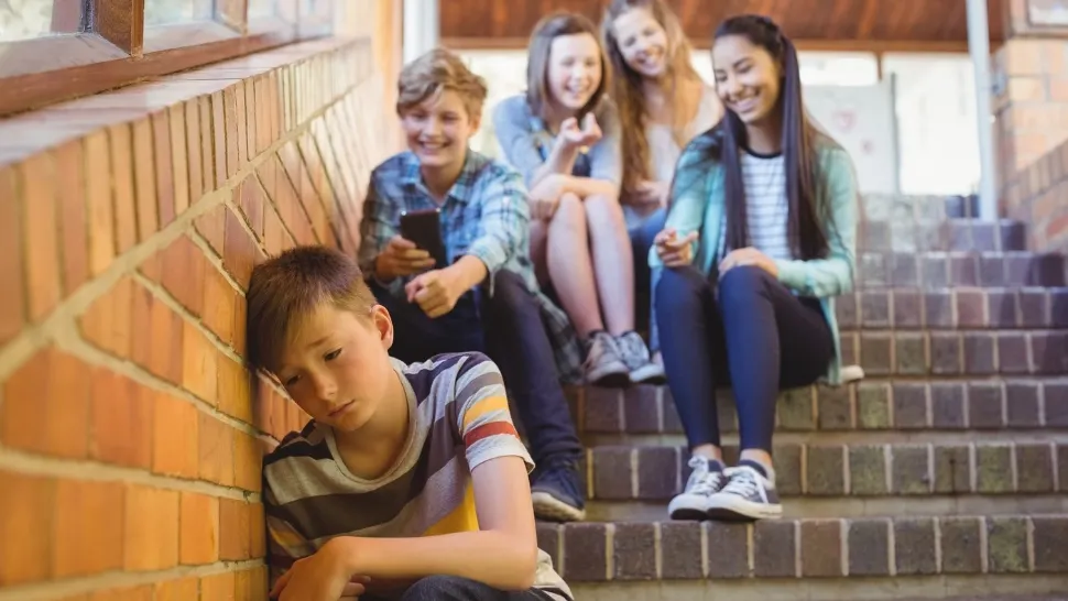 Românii nu mai au deloc încredere în sistemul de educație! Abandonul școlar și bullyingul, printre principalele nemulțumiri ale oamenilor