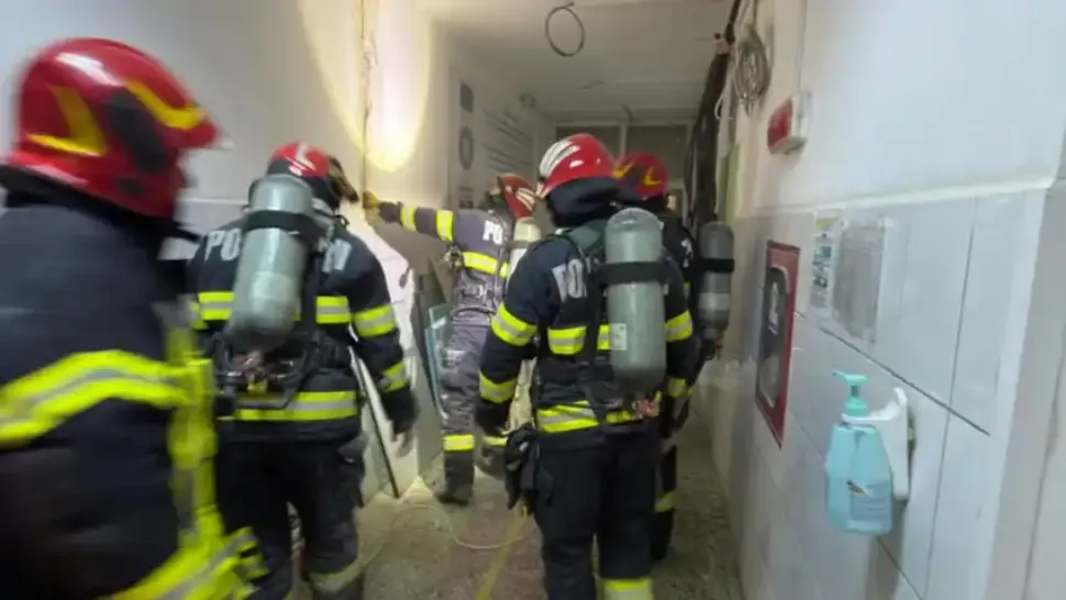 Incendiu la Spitalul Județean Reșița. A fost activat Planul Roșu de Intervenție 