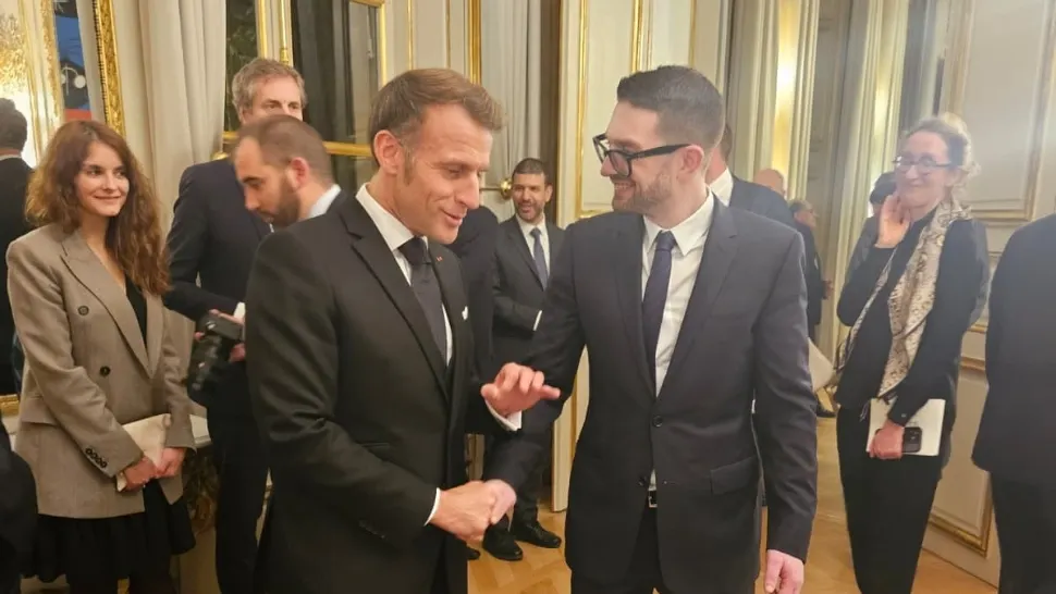 Fiul lui Soros, alături de Macron și Edi Rama. Alexander Soros continuă linia tatălui său și se implică în afaceri internaționale