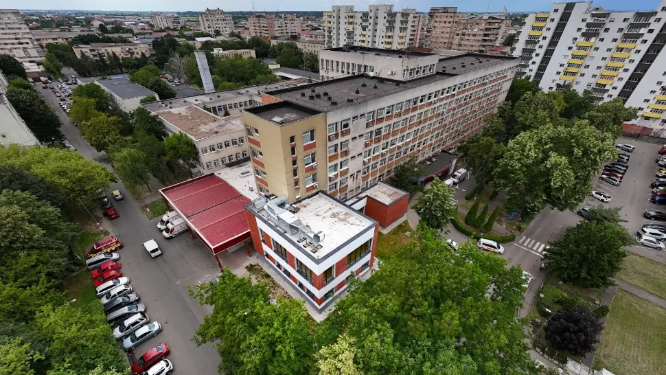 Descinderi la medici și asistente de la SJU Satu Mare, într-un dosar de FRAUDĂ cu pensii de handicap: o persoană, reținută