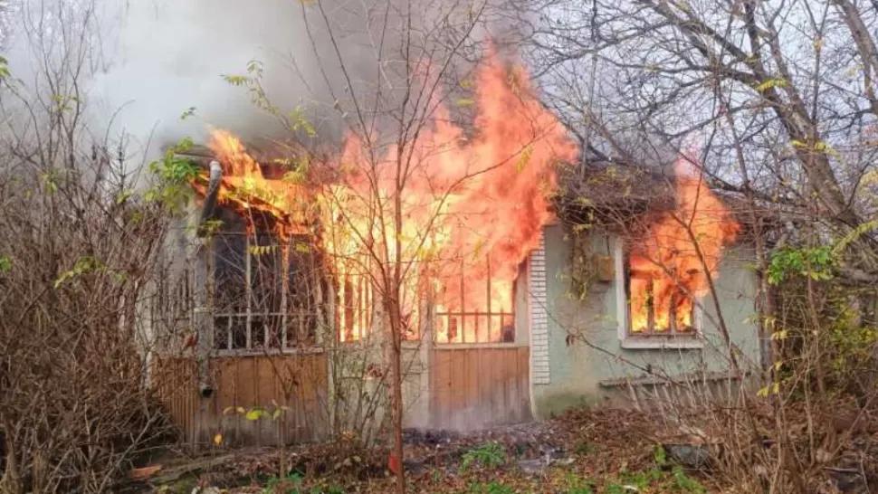 Încă o tragedie provocată de scurgerile de gaze. O casă a ars din temelii în localitatea Hănești, Botoșani
