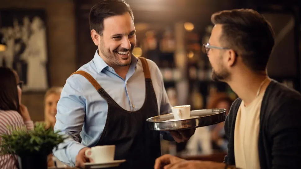 O țară europeană caută români pentru sezonul de iarnă. Salarii de până la 3.000 € și cazare gratuită