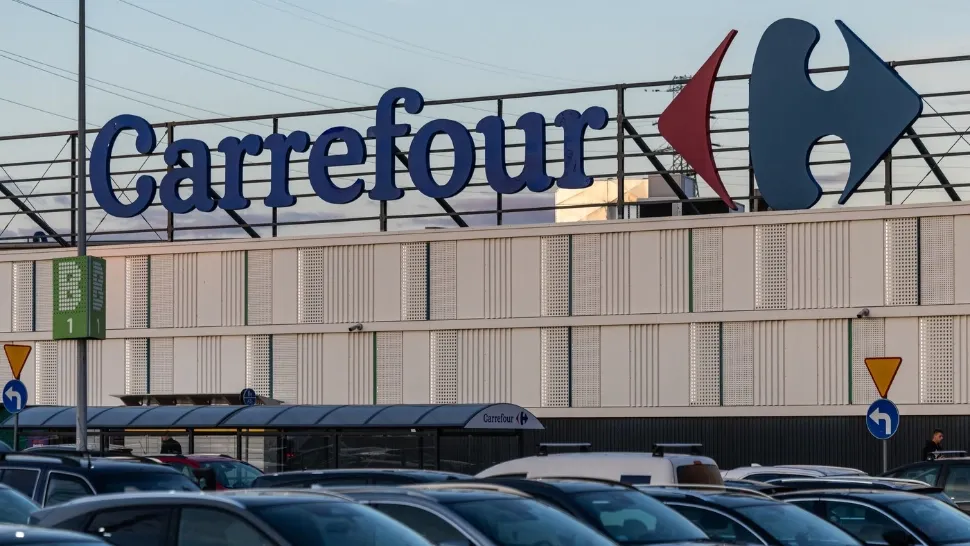Carrefour rupe tăcerea după zvonurile privind retragerea din România. Ce transmite compania despre viitorul rețelei în țara noastră