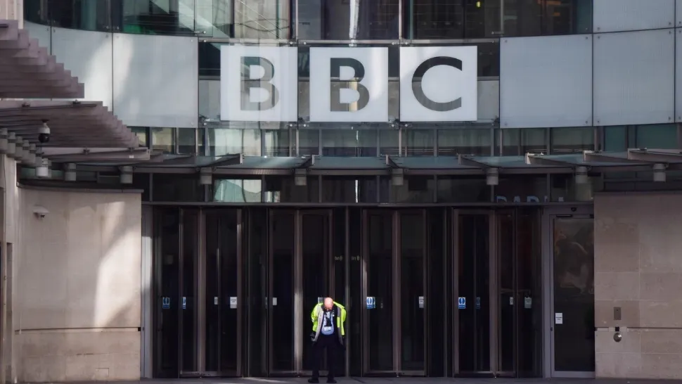 Panica la BBC. Demisii fulger după ce postul a fost acuzat de manipularea unui discurs al lui Trump