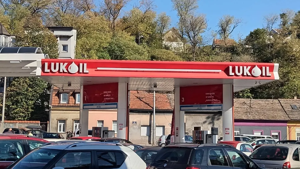 Ce măsuri pregătește România pentru rafinăria Lukoil și rețeaua de benzinării. Ilie Bolojan a venit cu informații noi