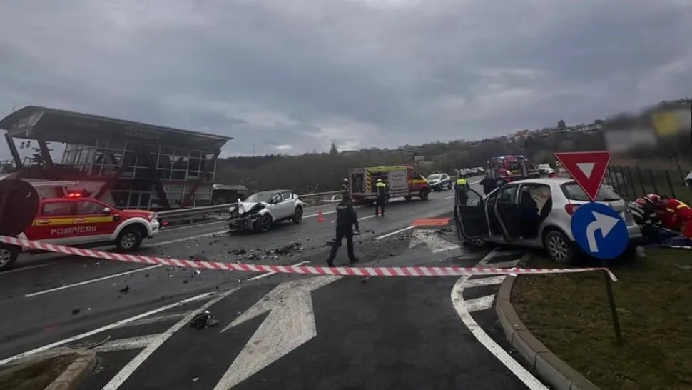Tragedie la ieșirea din Cluj-Napoca: un bărbat a murit, iar trei persoane – între care și un copil – au fost rănite într-un accident