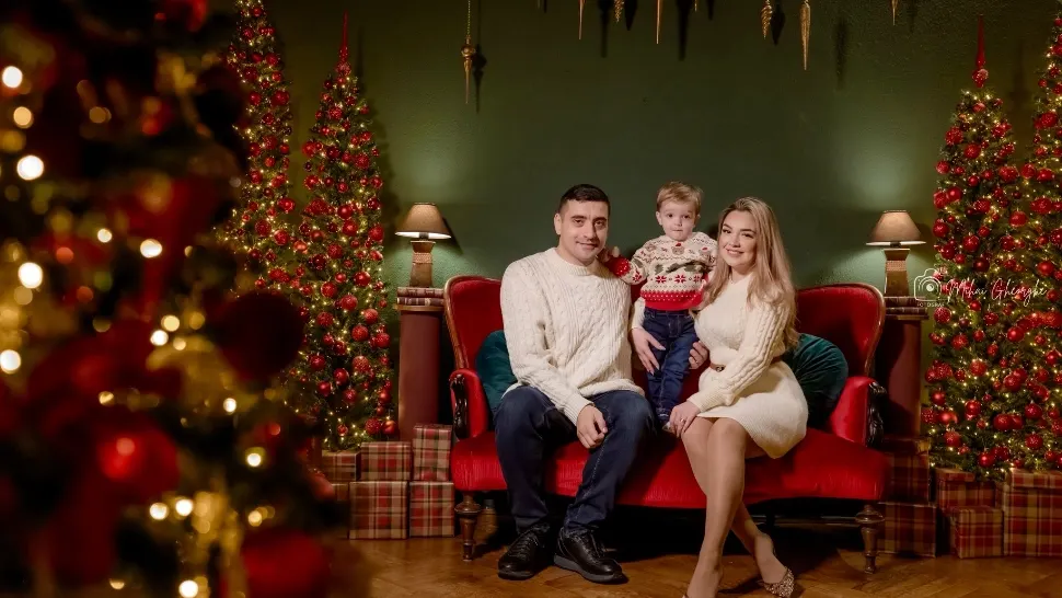 Imagini emoționante cu George Simion alături de familie, cu ocazia Crăciunului 
