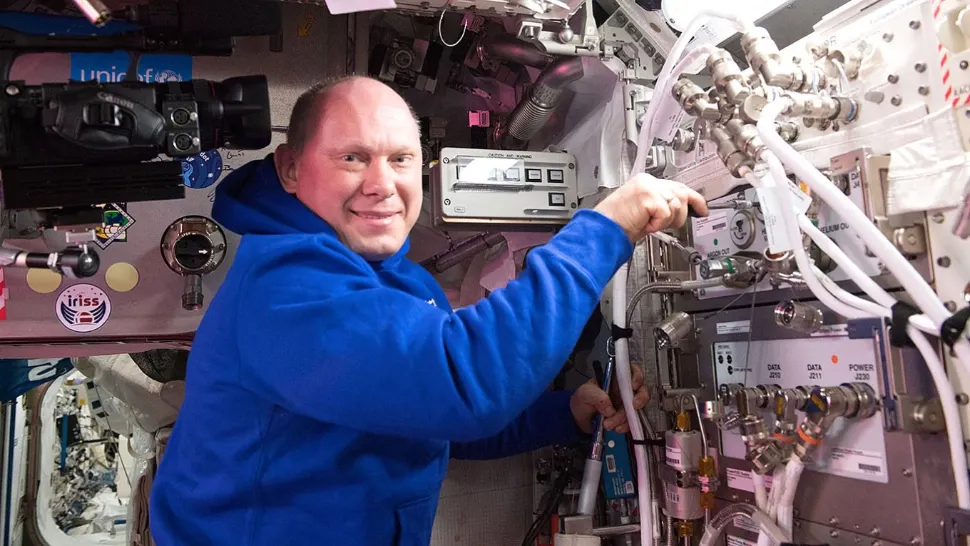 Un cosmonaut rus a fost exclus din echipajul ISS pentru că a încercat să fure secretele lui Elon Musk