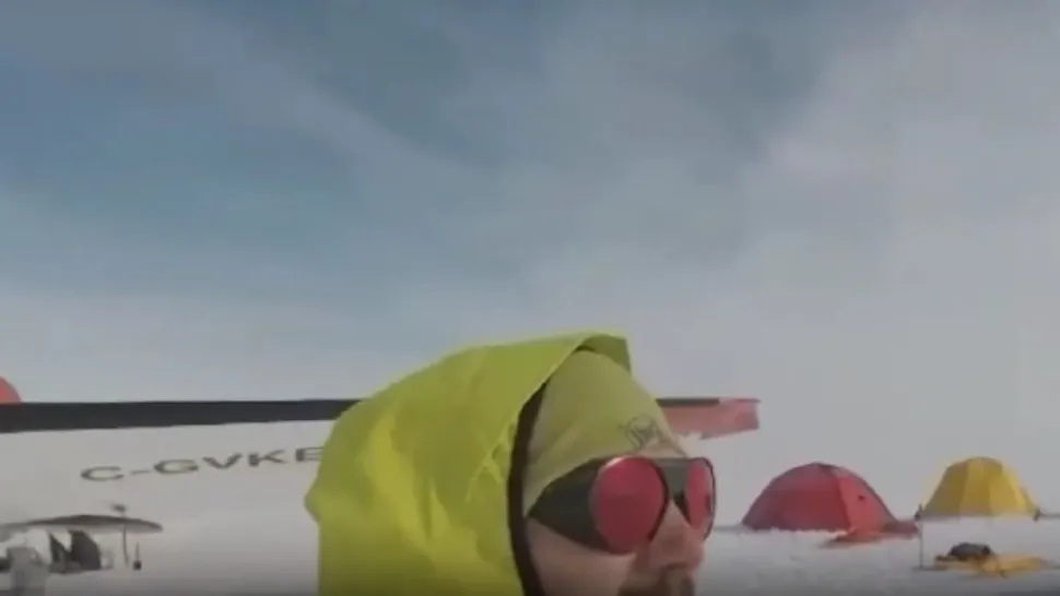Românul care a cucerit Everestul pleacă spre Antarctica. Vrea să escaladeze 4.900 de metri