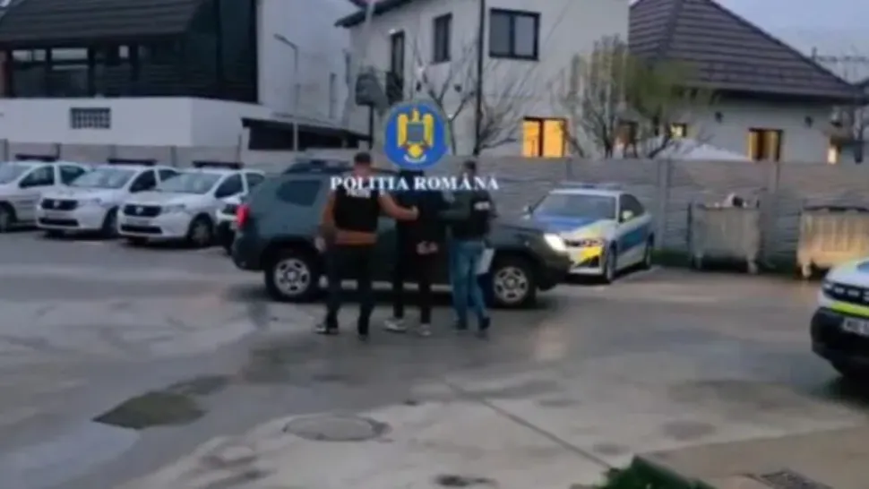 Tânărul de 17 ani care a distrus 27 de mașini într-o singură noapte, la Târgu Jiu, a fost reținut: ce riscă adolescentul