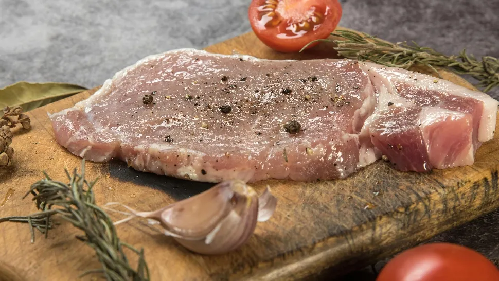 Ce trebuie să faci cu carnea pentru a se frăgezi și a avea un gust aparte. Trucul pe care trebuie să-l cunoască toate gospodinele