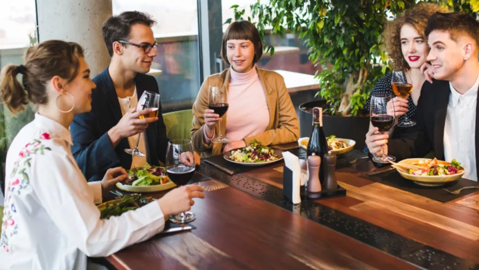 Adevărul din culisele restaurantelor: 5 mâncăruri pe care bucătarii nu le-ar comanda niciodată