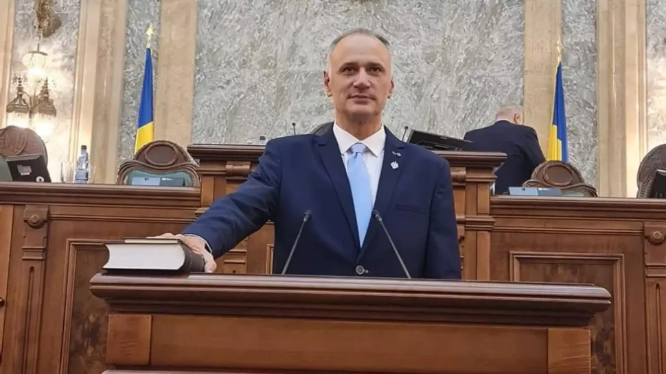 Negocieri ascunse pentru Ministerul Apărării. Reziștii îl scot la înaintare pe colegul de clasă al lui Nicușor Dan – SURSE