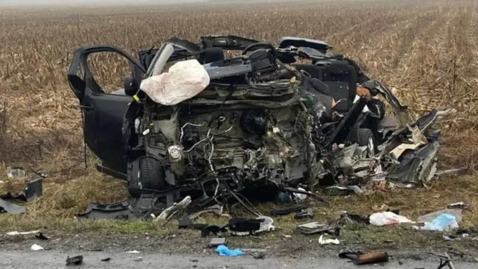 Unul dintre supraviețuitorii accidentului din Timiș a dezvăluit care ar fi cauza tragediei: ce s-a întâmplat în microbuz înainte de impactul devastator