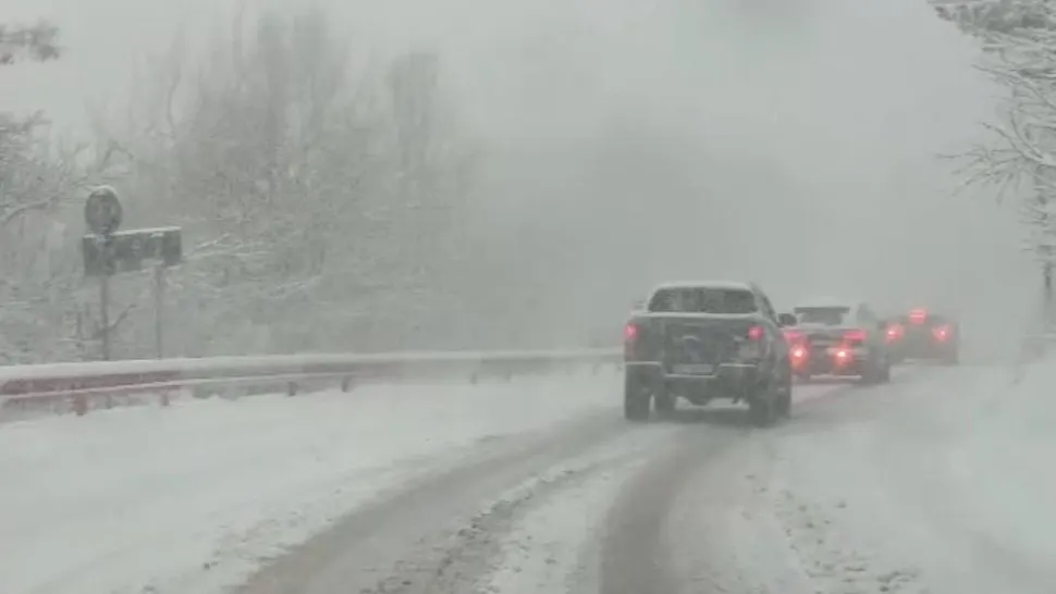 Trafic aglomerat pe DN1, cu coloane de mașini la Comarnic, Bușteni și Sinaia: cozi de de 7 kilometri