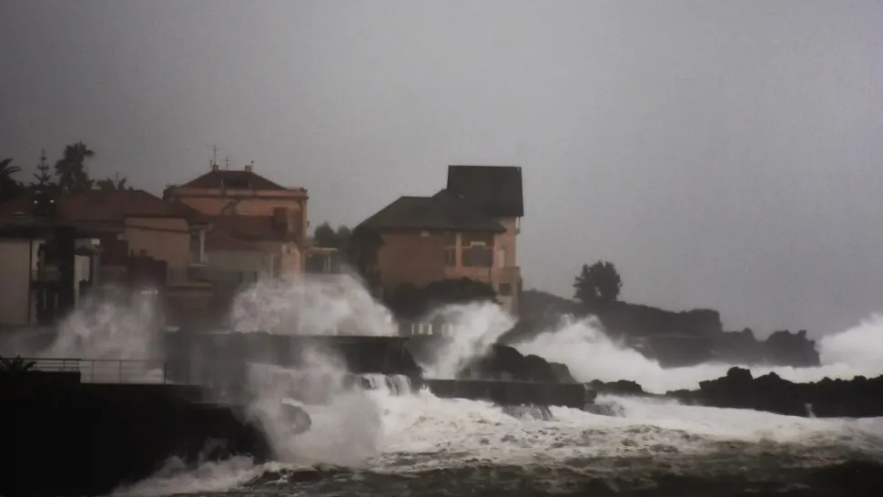 Sicilia, sub ape: STARE DE URGENȚĂ decretată în Italia, după ciclonul Harry care a făcut ravagii în sudul țării FOTO&VIDEO