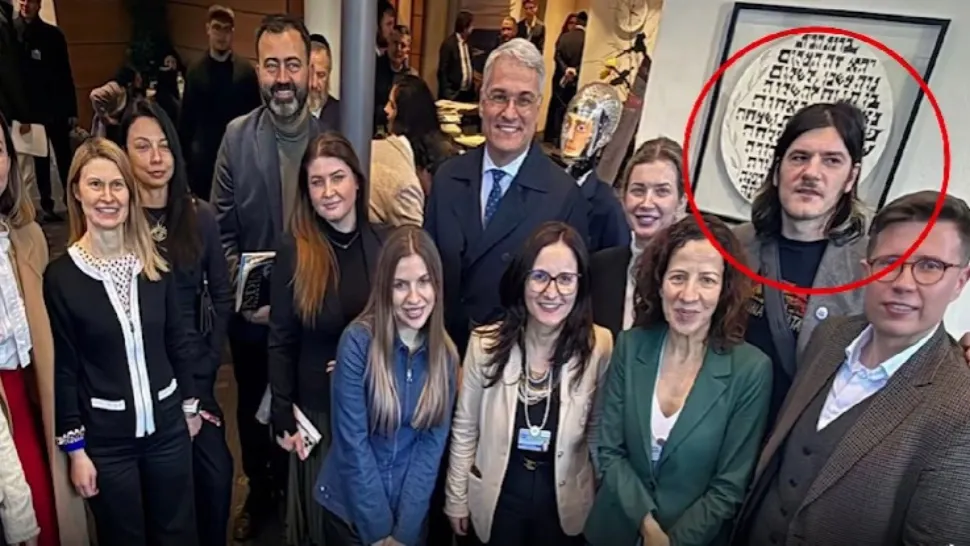 Noi controverse: cum a ajuns „protestatarul în chiloți” la Davos. Cine l-a trimis pe Florin Bădiță acolo?