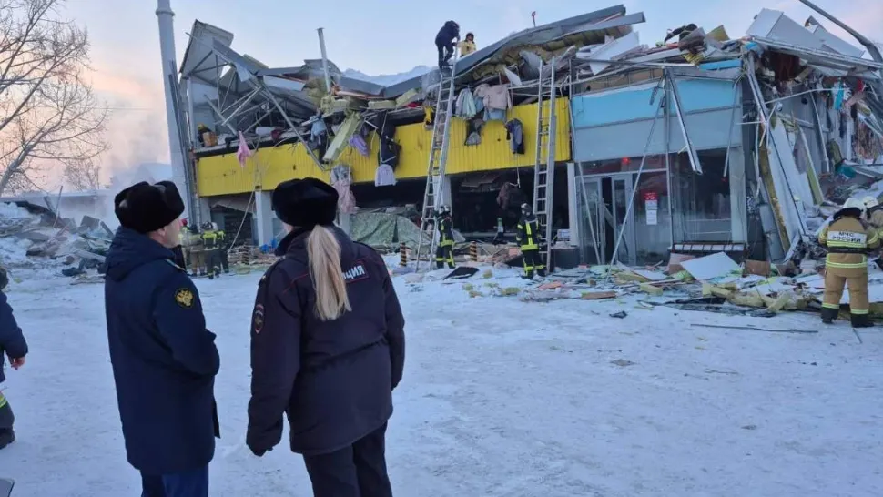 Tragedie în Rusia: un mall s-a prăbușit sub greutatea zăpezii. Un mort și mai mulți răniți