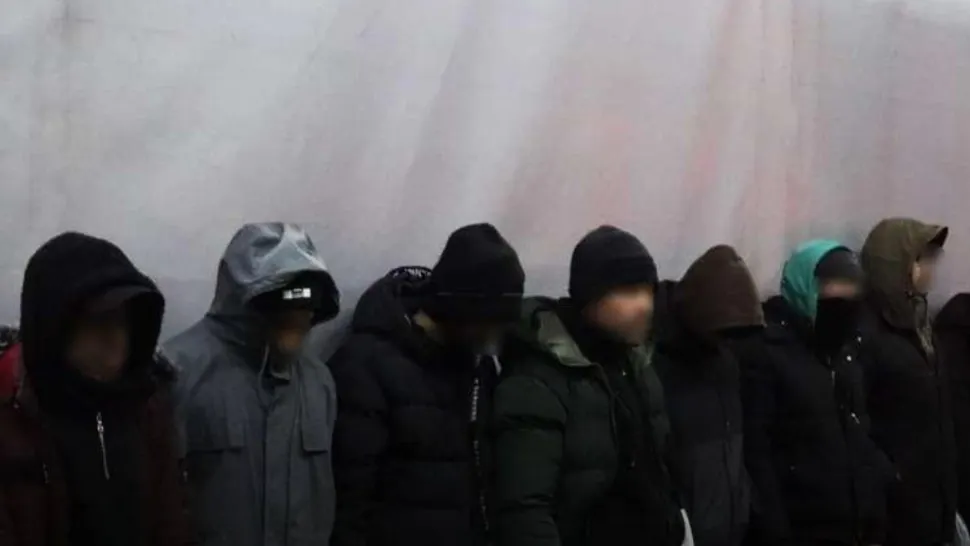 11 migranți din Maroc, descoperiți ascunși într-o dubă în PTF Calafat, printr-o metodă inedită