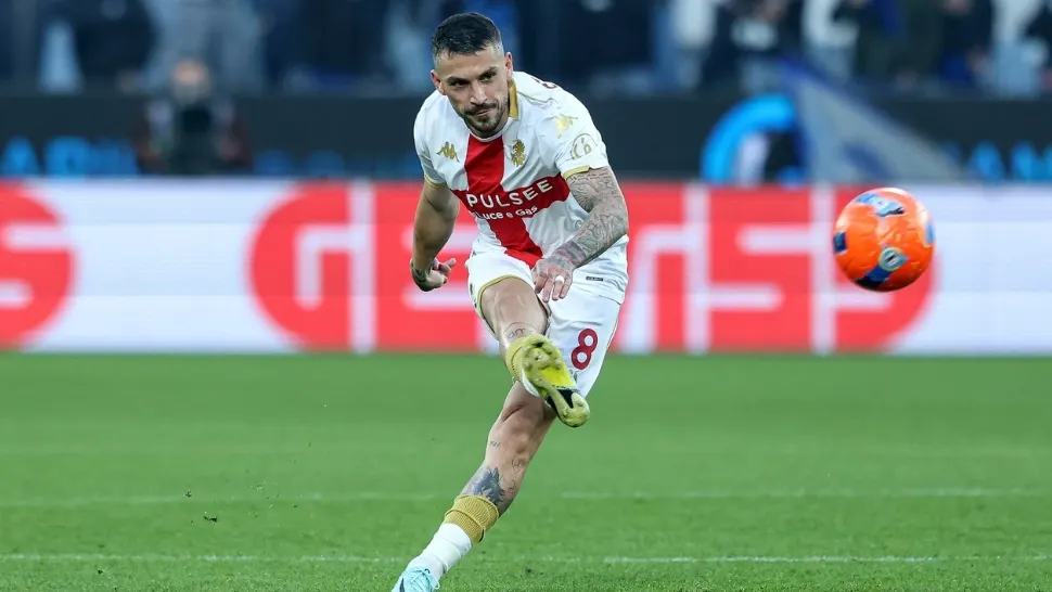 Nicolae Stanciu, aproape de despărțirea de Genoa, după penalty-ul ratat cu AC Milan. Ofertă tentantă pentru mijlocașul român