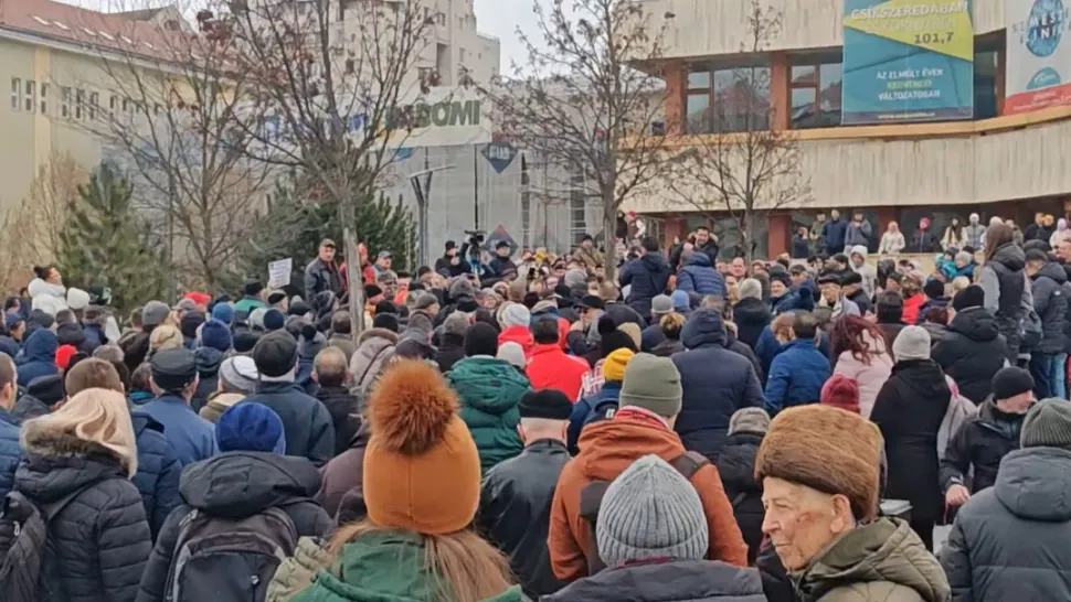 Proteste în marile orașe din cauza taxelor locale. Românii cer dizolvarea consiliilor care le-au mărit birurile. VIDEO