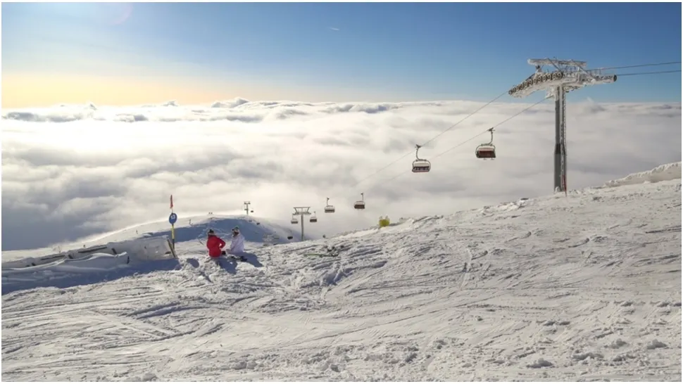 Probleme pe domeniul schiabil din Sinaia. Utilaje şi toalete nefuncţionale din cauza frigului. Temperaturile au scăzut la minus 25 de grade Celsius pe munte 