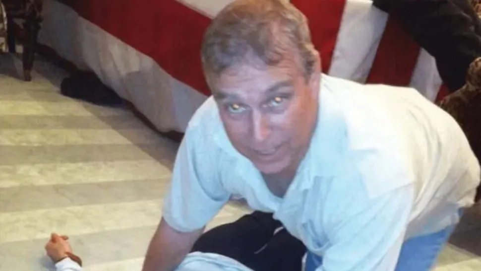 Prințul Andrew, arestat de ziua lui de către Poliția britanică, după ce au fost făcute public legăturile cu Jeffrey Epstein - FOTO
