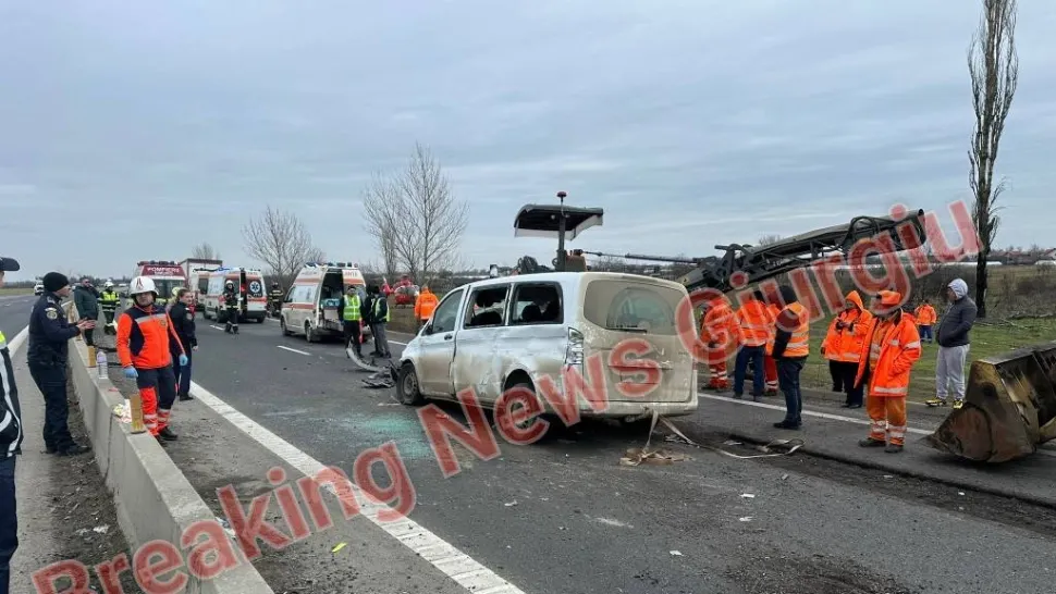 Accident cu 8 victime la Adunații Copăceni: un utilaj CNAIR, lovit în plin de un autoturism. Imagini șocante FOTO&VIDEO