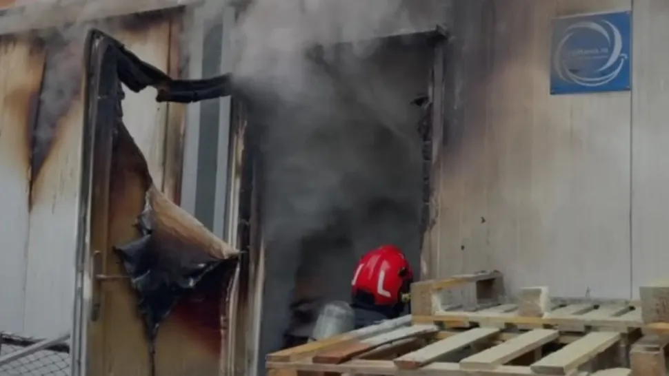 Incendiu la Spitalul Militar din Brașov: foc izbucnit într-un container cu materiale sanitare