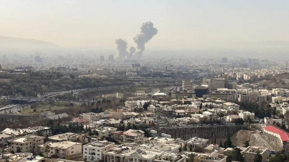 Atacurile Israelului asupra rezervelor de petrol iraniene provoacă prima criză majoră în relația cu SUA