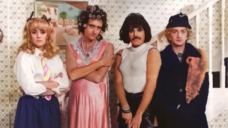 Bărbat din Rusia, cercetat pentru „propagandă LGBT” după ce a distribuit o fotografie a formației Queen din videoclipul "I want to break free"