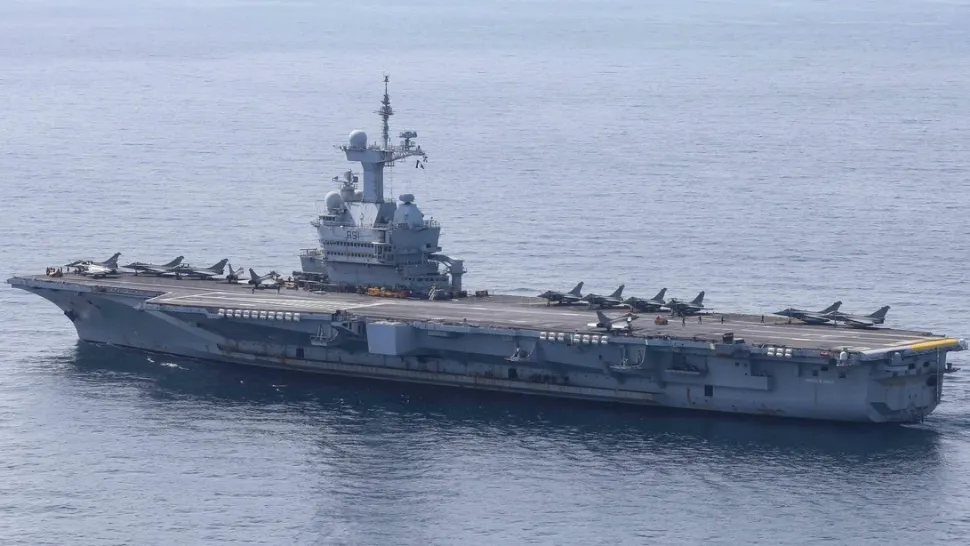 Macron scoate „artileria grea” în Atlantic. Portavionul Charles De Gaulle pleacă în misiune de forță